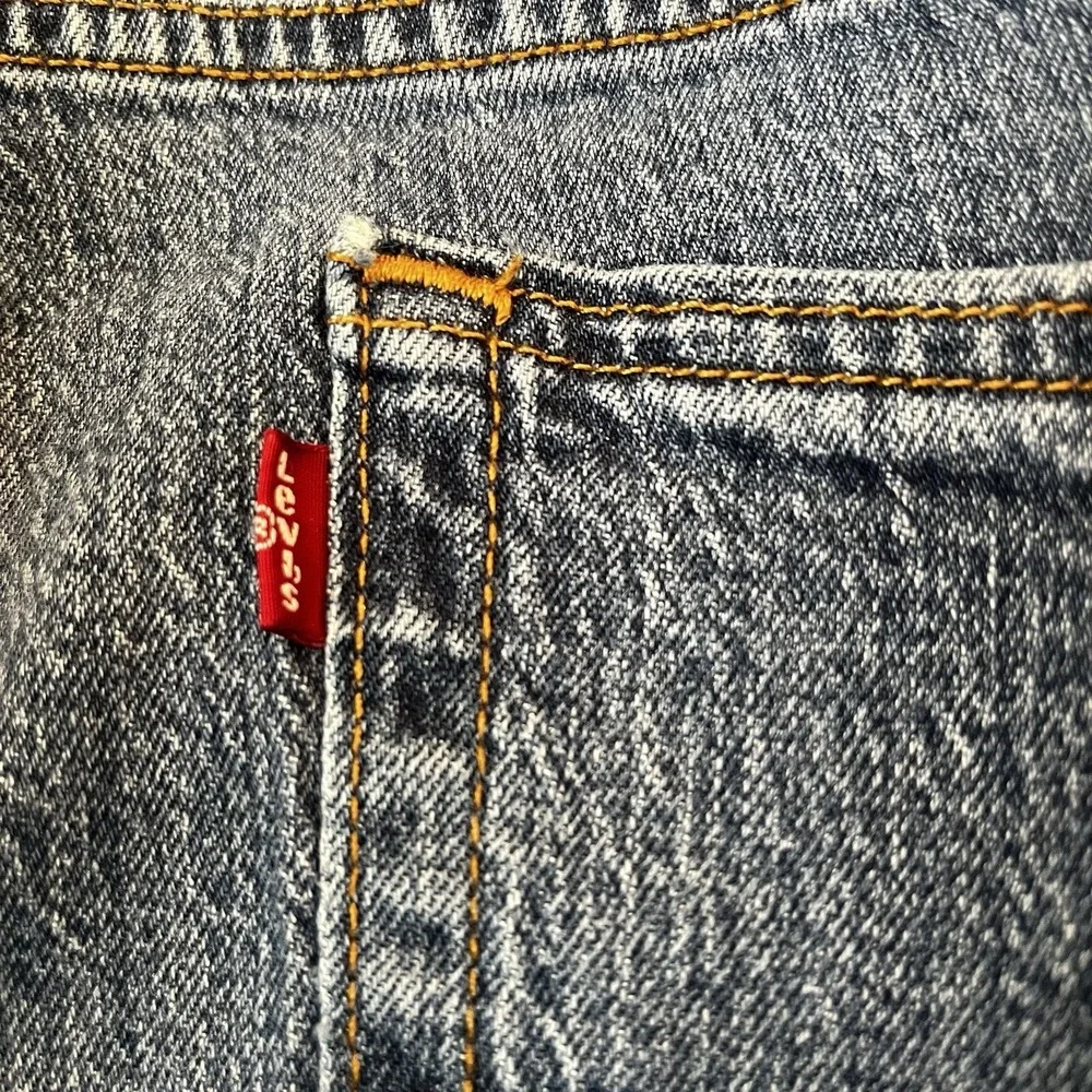 Levi's Jeans Mens Size 38x30 505 Straight Leg Medium Blue Wash Regular Fit Denim